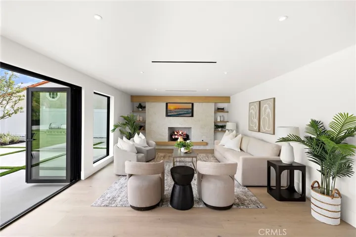 6 Monterey Circle, Corona Del Mar, California 92625