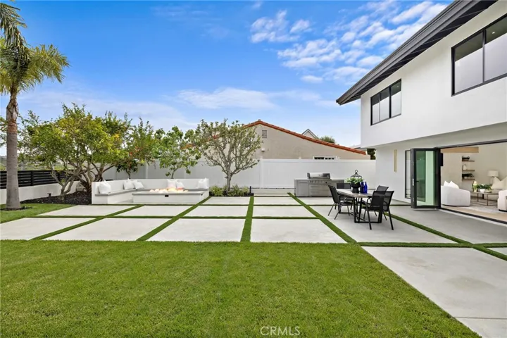 6 Monterey Circle, Corona Del Mar, California 92625