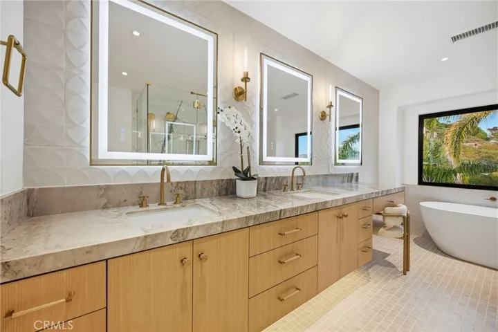 6 Monterey Circle, Corona Del Mar, California 92625