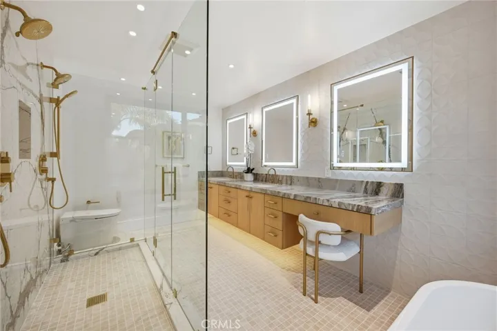 6 Monterey Circle, Corona Del Mar, California 92625