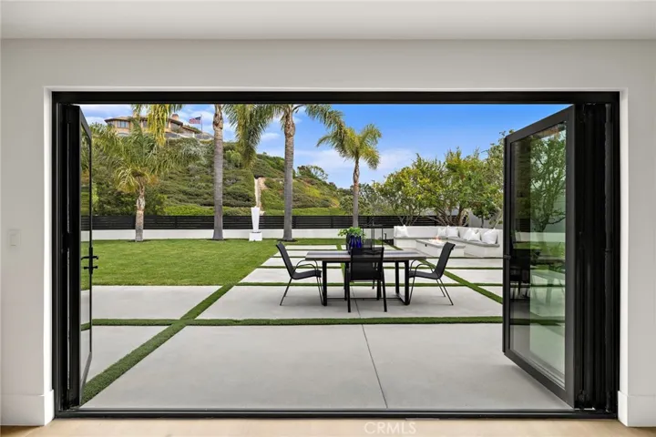 6 Monterey Circle, Corona Del Mar, California 92625