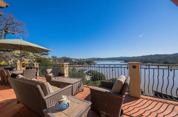 8730 Bluff Court, Bradley, California 93426