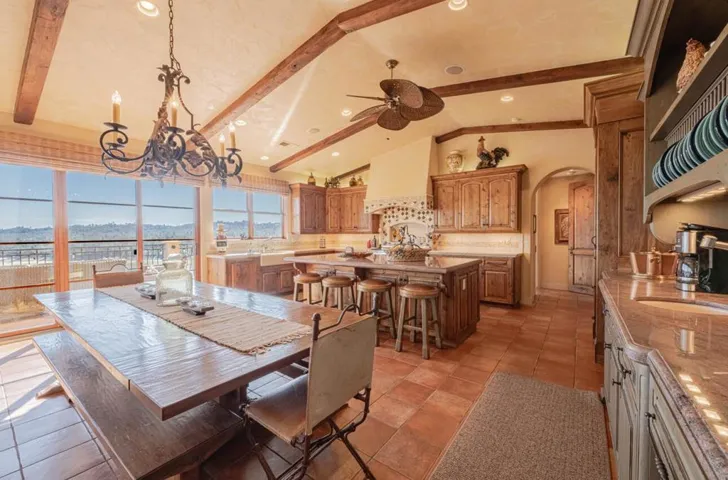 8730 Bluff Court, Bradley, California 93426