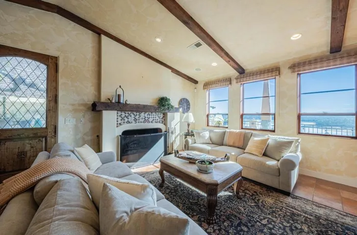 8730 Bluff Court, Bradley, California 93426
