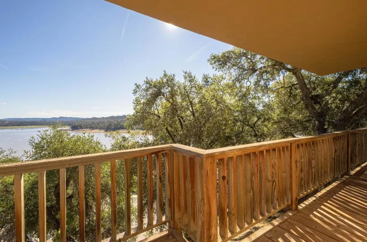 8730 Bluff Court, Bradley, California 93426