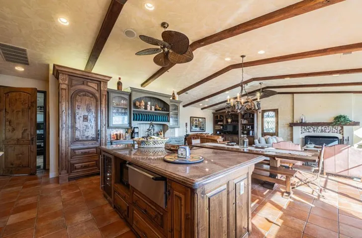 8730 Bluff Court, Bradley, California 93426