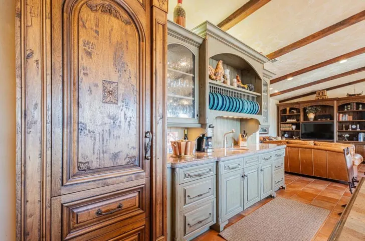 8730 Bluff Court, Bradley, California 93426