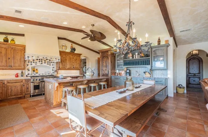 8730 Bluff Court, Bradley, California 93426