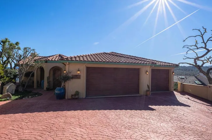 8730 Bluff Court, Bradley, California 93426