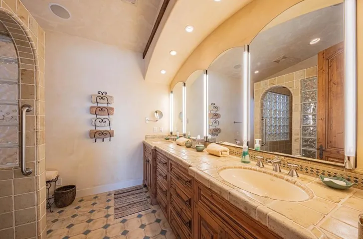 8730 Bluff Court, Bradley, California 93426