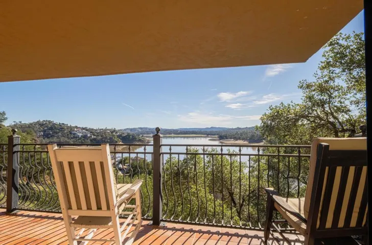 8730 Bluff Court, Bradley, California 93426