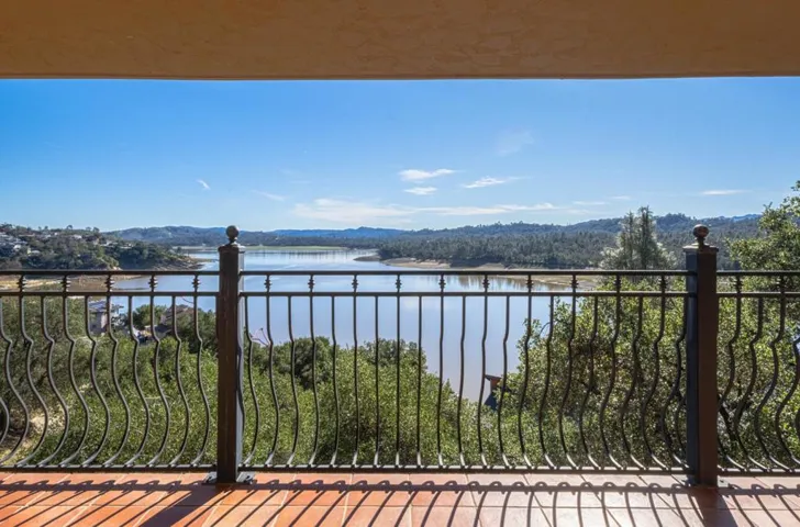 8730 Bluff Court, Bradley, California 93426