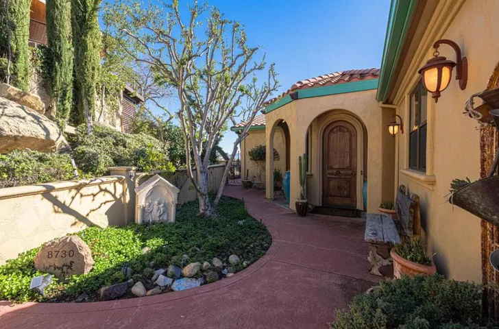 8730 Bluff Court, Bradley, California 93426