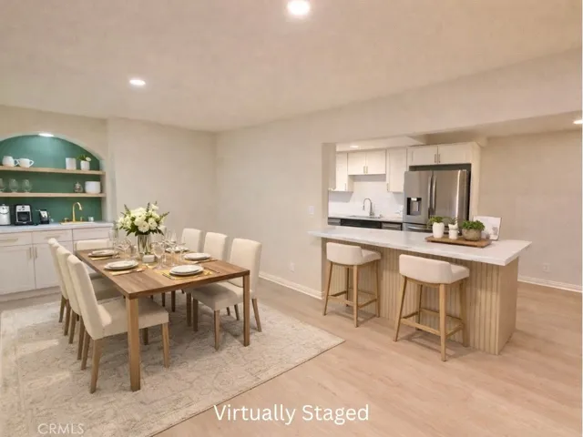 Open Kitchen, Wet Bar