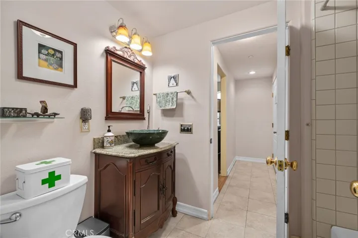 Full bathroom first floor