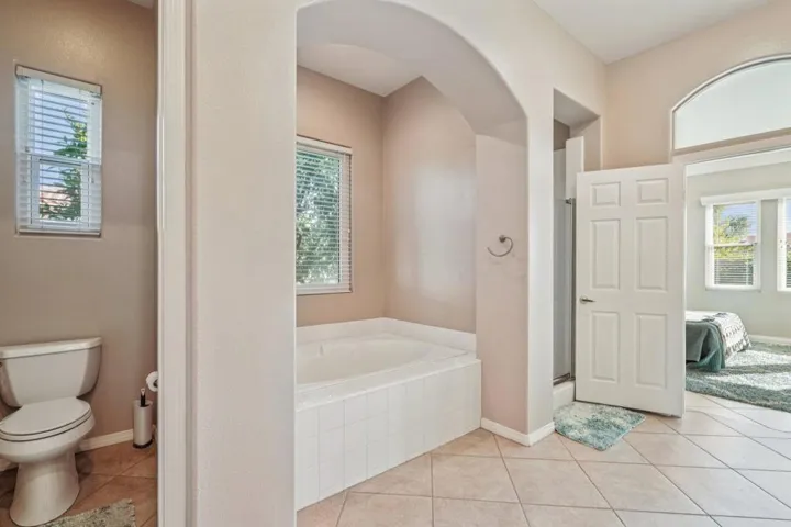 44-web-or-mls-Vista Del Aqua-S2711-046