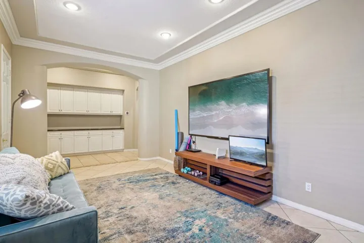 24-web-or-mls-Vista Del Aqua-S2711-025