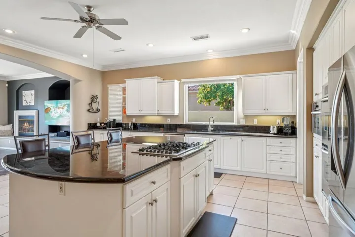 19-web-or-mls-Vista Del Aqua-S2711-019