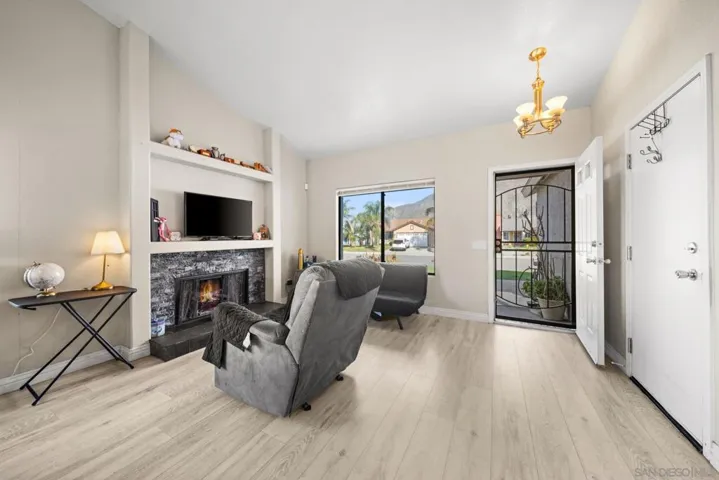 312 Blue Ridge Lane, San Jacinto, California 92583