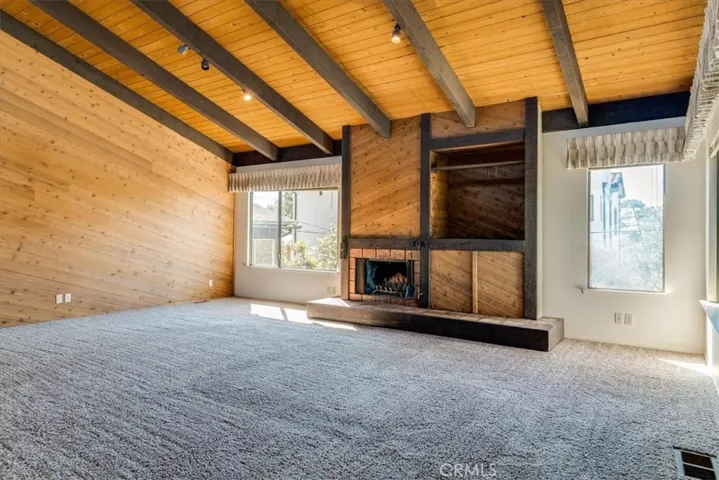 470 Warwick, Cambria, California 93428
