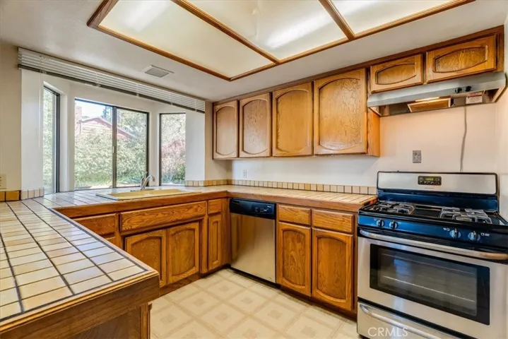 470 Warwick, Cambria, California 93428