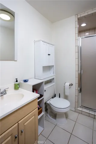 Studio bathroom