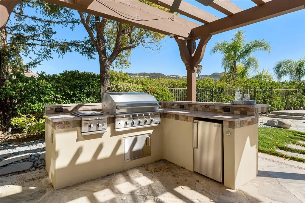 Outdoor Kitchen