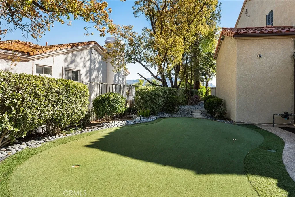 Mini Putting Green