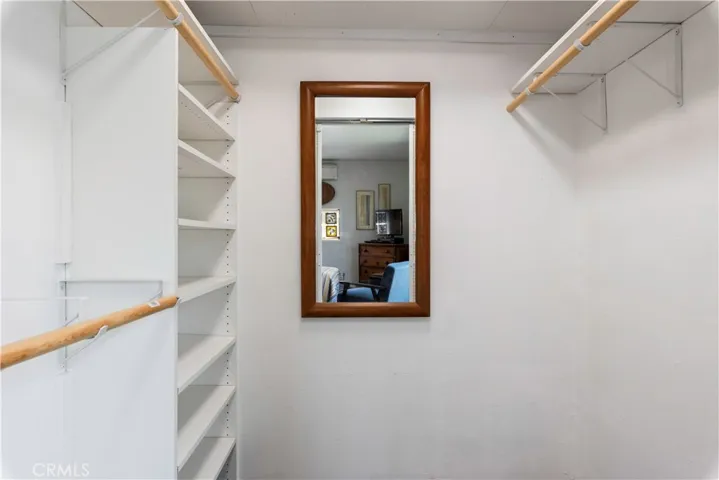 Walk in closet Bedroom 3