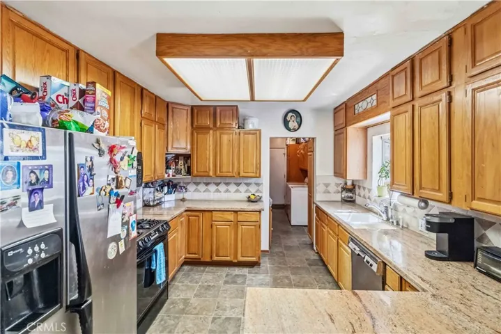 10457 Variel Avenue, Chatsworth, California 91311