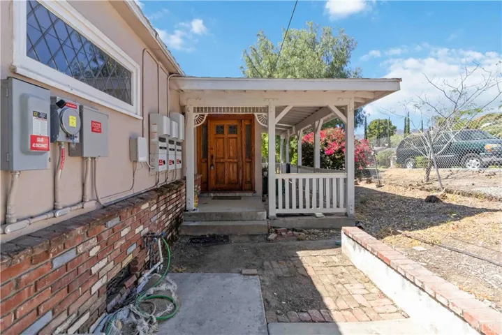 10457 Variel Avenue, Chatsworth, California 91311