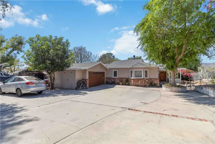 10457 Variel Avenue, Chatsworth, California 91311