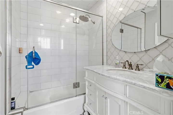 10457 Variel Avenue, Chatsworth, California 91311