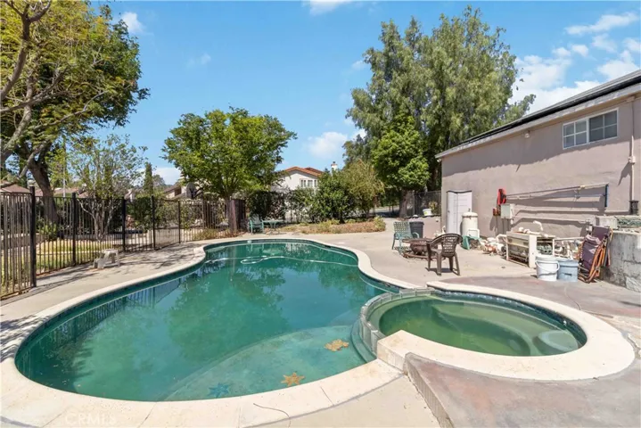 10457 Variel Avenue, Chatsworth, California 91311