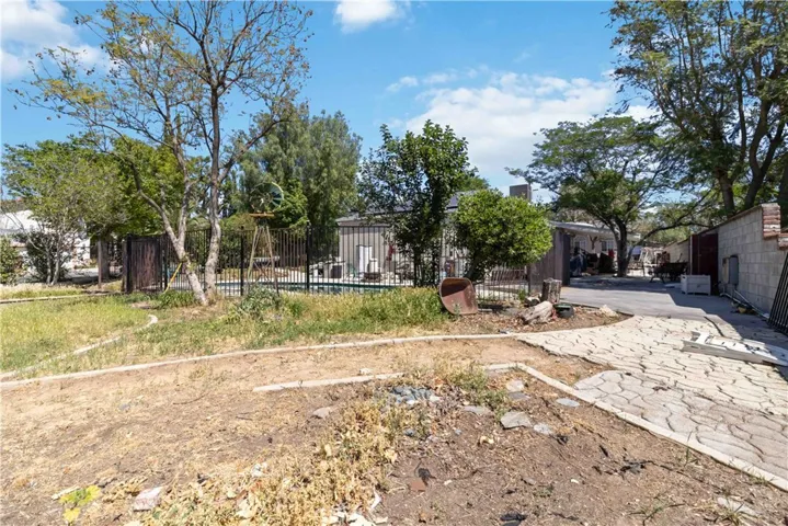 10457 Variel Avenue, Chatsworth, California 91311