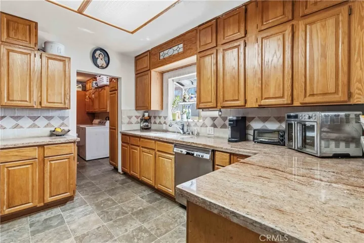 10457 Variel Avenue, Chatsworth, California 91311