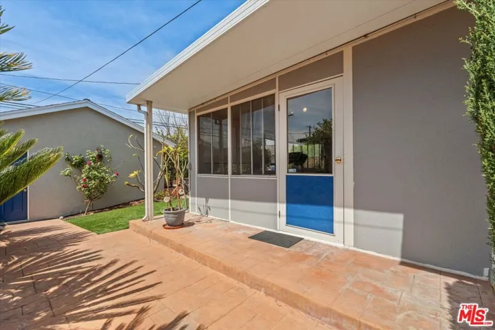 9313 Hayvenhurst Avenue, North Hills, California 91343