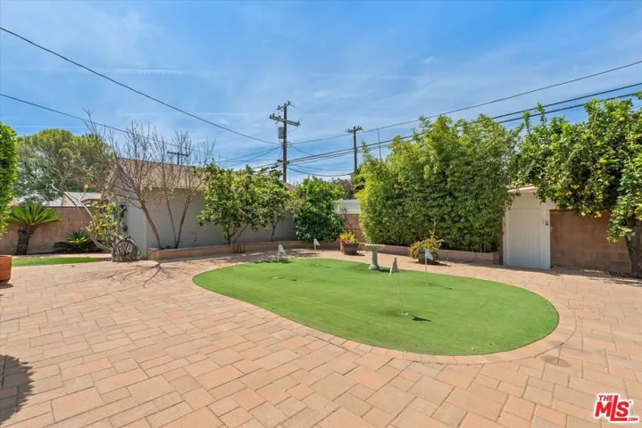 9313 Hayvenhurst Avenue, North Hills, California 91343