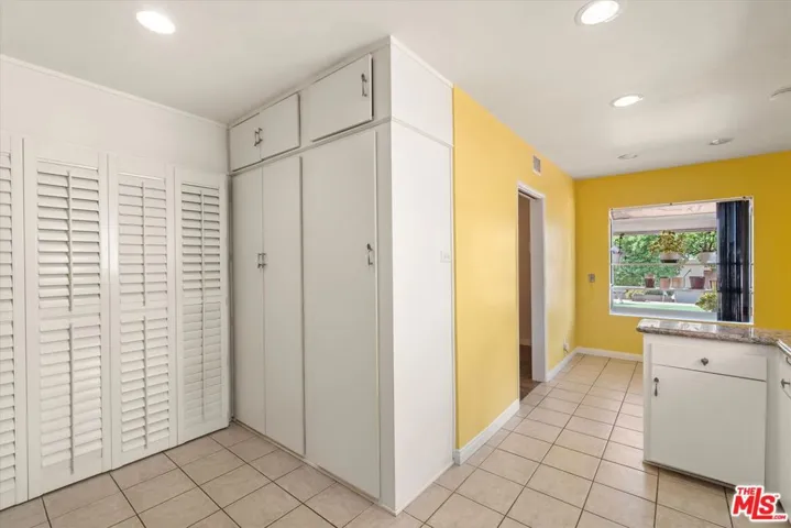9313 Hayvenhurst Avenue, North Hills, California 91343