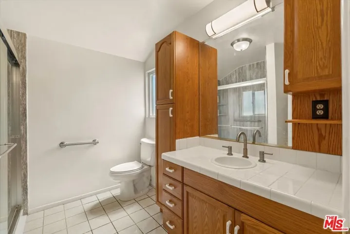 9313 Hayvenhurst Avenue, North Hills, California 91343