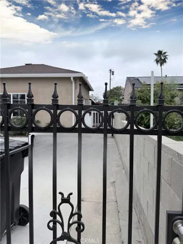 Private Entrance of Unit.