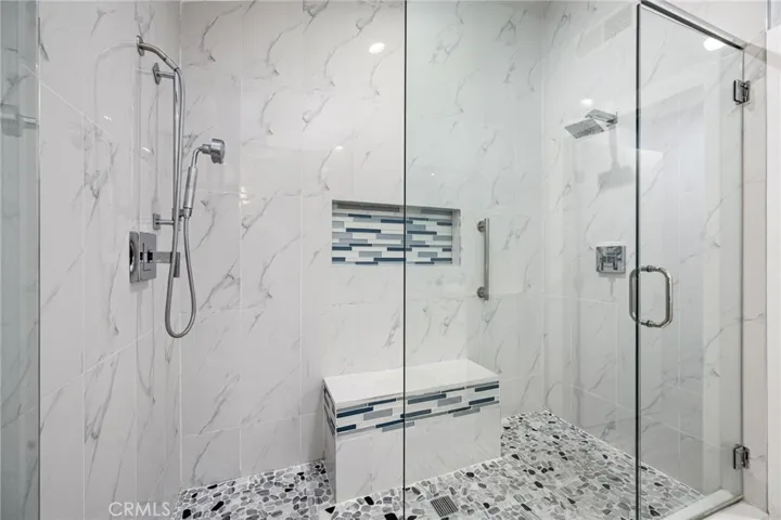 Large Primary Shower