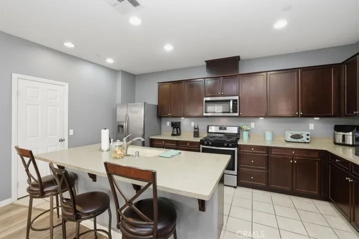 7205 Enclave, Eastvale, California 92880