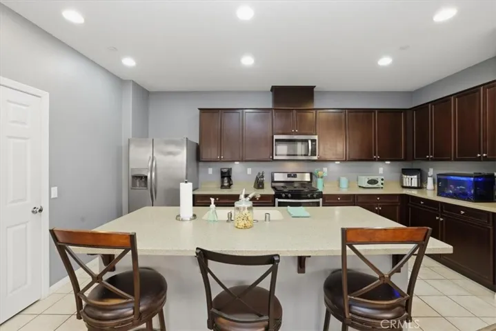 7205 Enclave, Eastvale, California 92880