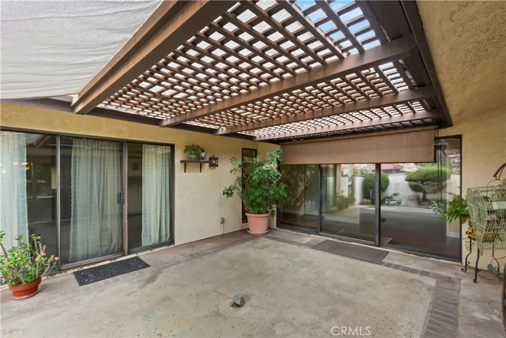 Courtyard with sliding door entry on 3 sides