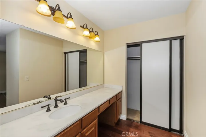 2nd primary bath and 2nd closet