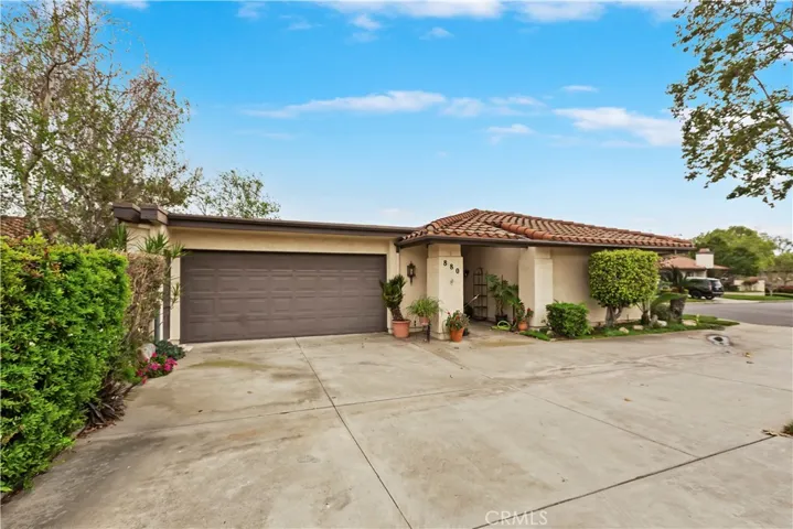 880 El Mirador, Upland, California 91784