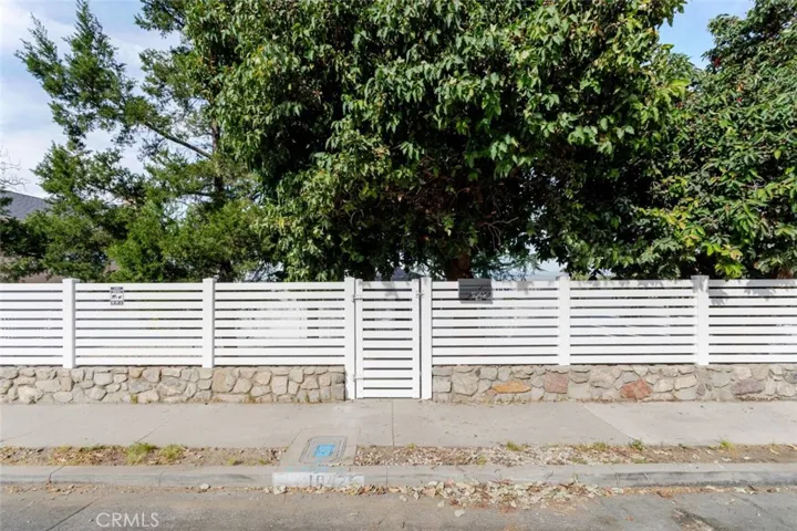 10425 Pinyon Avenue, Tujunga, California 91042