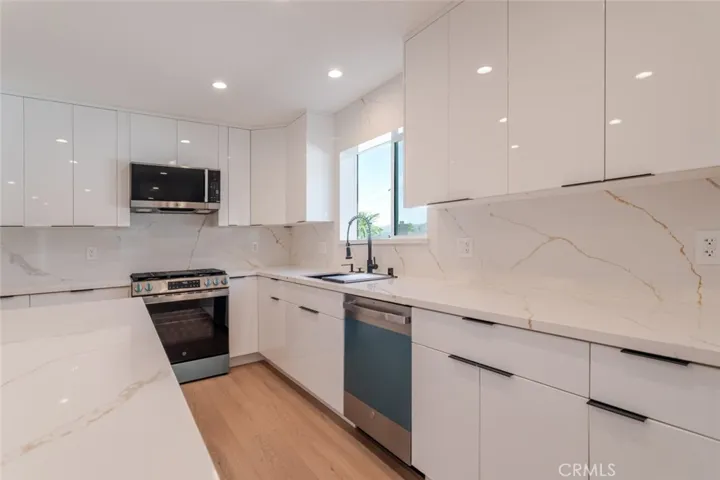10425 Pinyon Avenue, Tujunga, California 91042