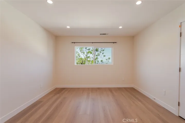 10425 Pinyon Avenue, Tujunga, California 91042